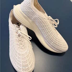 APL Men's Men's TechLoom Zipline White Knit Sneakers